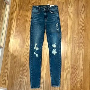 American Eagles Women’s Hi-Rise Jeggings